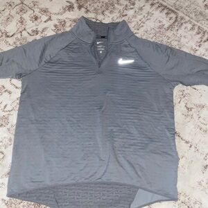 Nike Large Pull Over